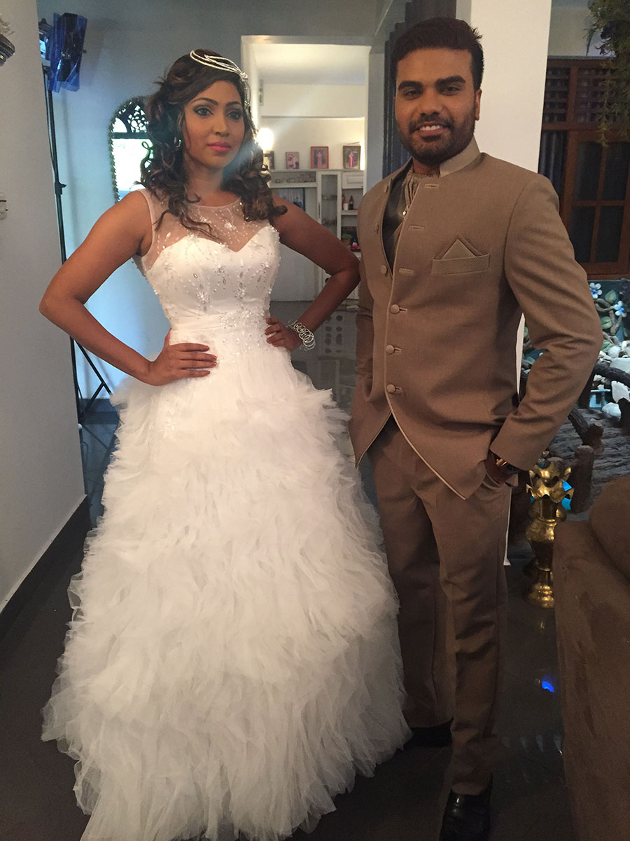 Rayman's Bride and Groom RBG5115 - Large 1