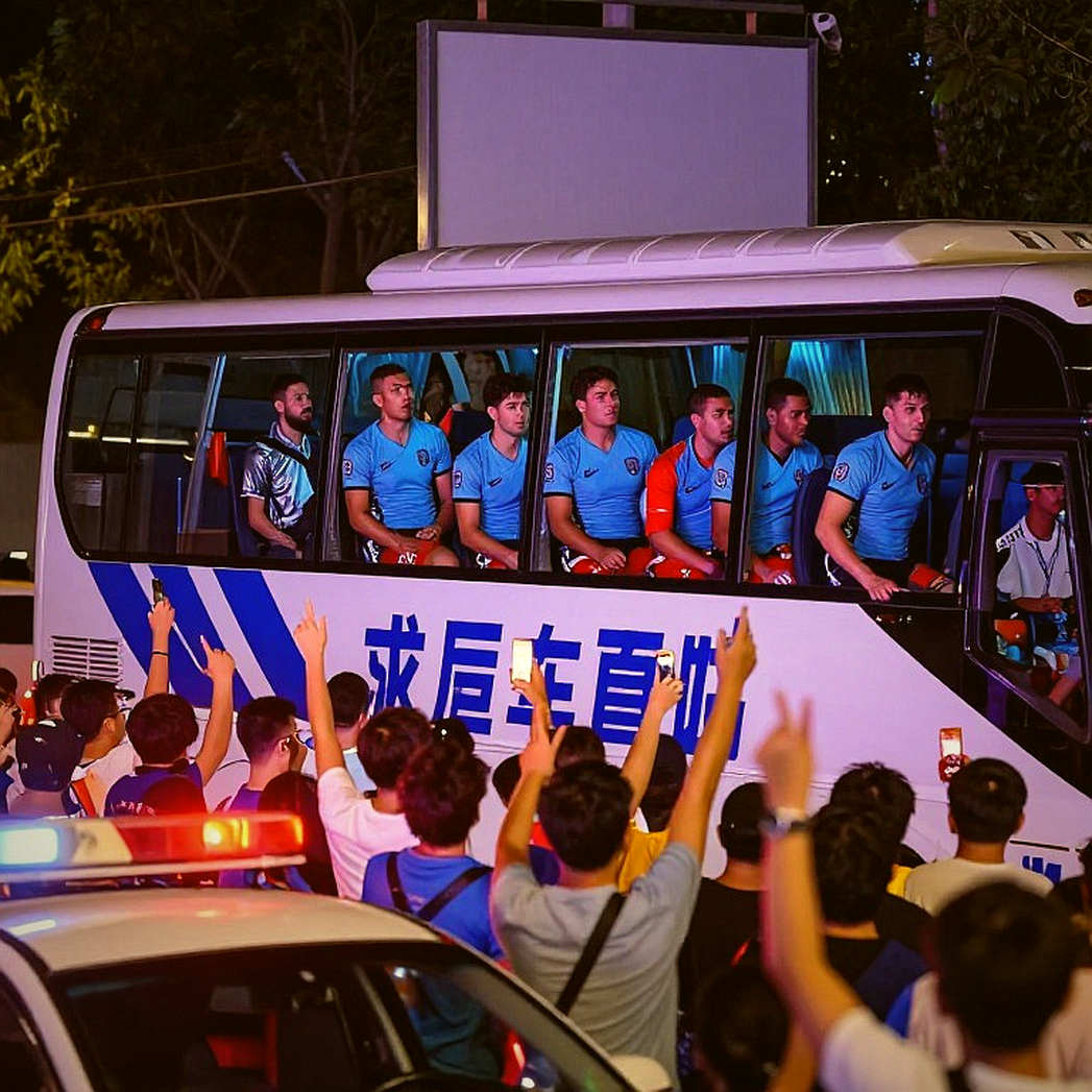 Khi cơn bão Polo lọt vào sổ tay chuyển nhượng: lỗi hệ thống cần được gọi tên