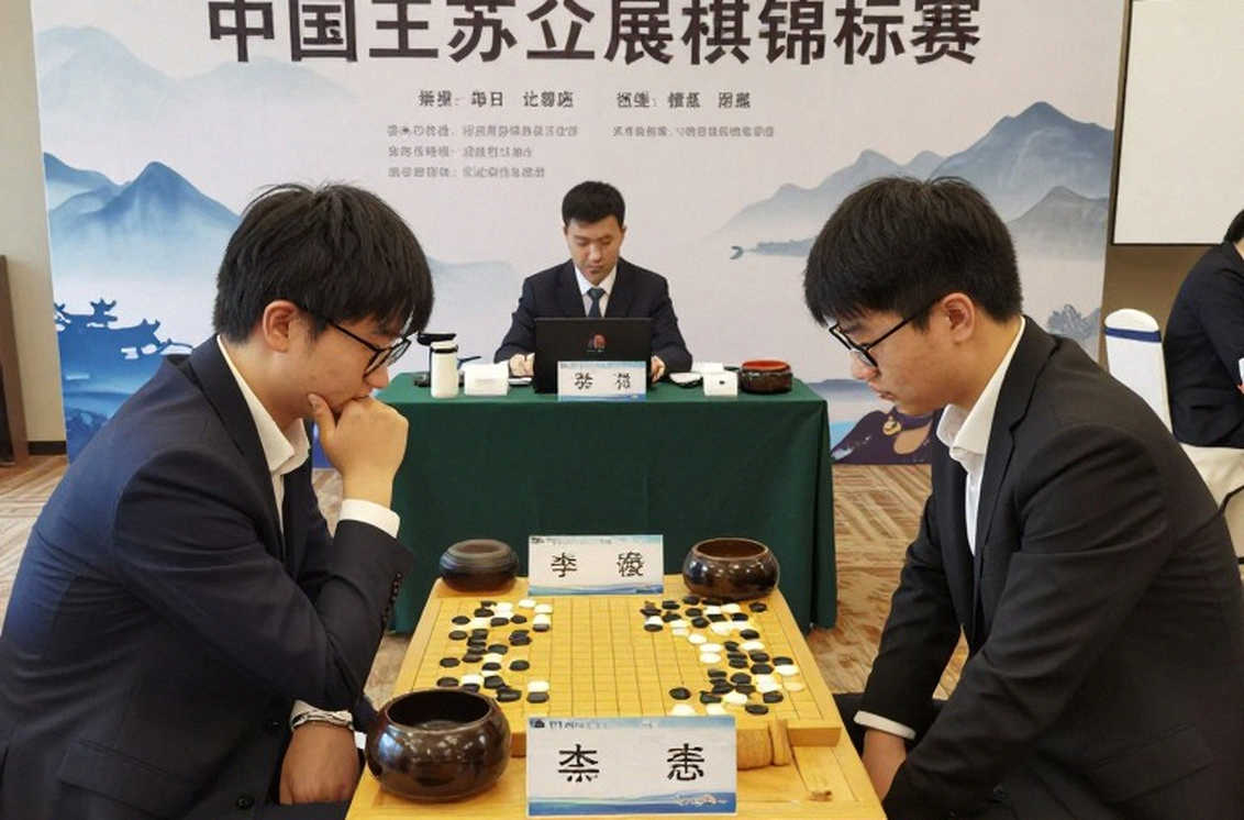 Benko Gambit, GM Sipke Ernst và một thân bài FRITZ 20: giải phẫu lỗi ghép nội dung trong xuất bản cờ vua