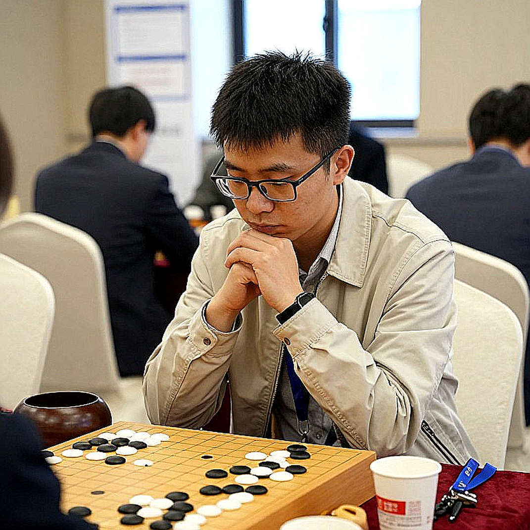 UzChess Cup: Brandon Jacobson, Jakhongir Vakhidov và nước khai cuộc đánh thức một nhánh lý thuyết bị lãng quên