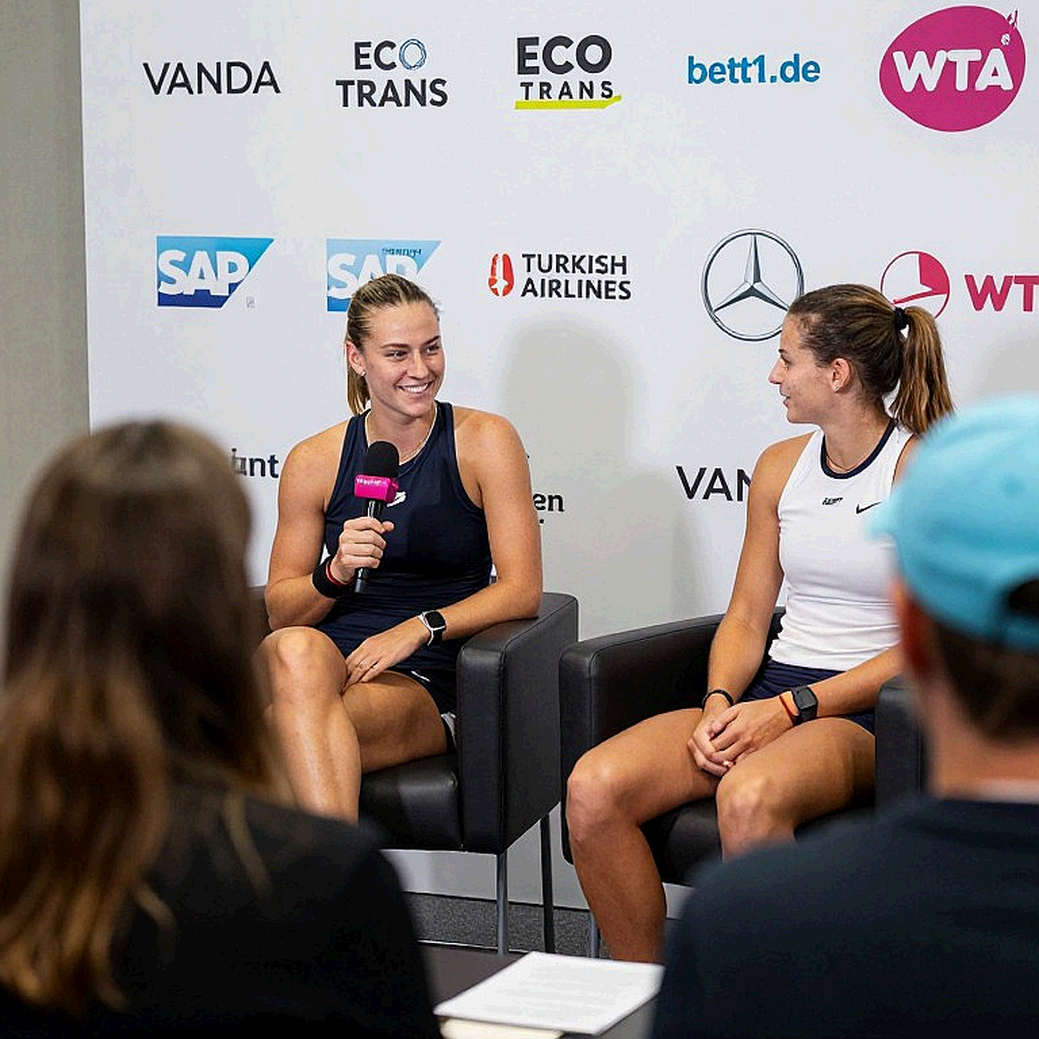 Sabalenka lên tiếng ủng hộ Alcaraz, cảnh báo làn sóng tay vợt hy sinh điểm số vì lịch đấu quá tải
