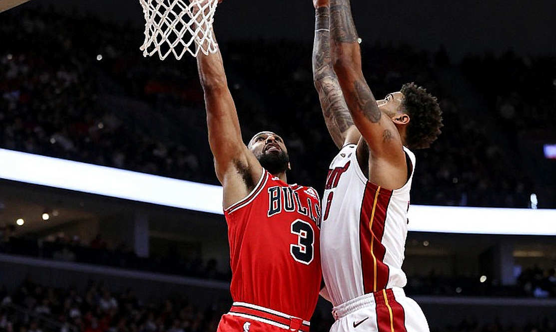 Lakers ký hậu vệ Latvia: 6.9 rebounds và cái nhãn dán lệch chỗ