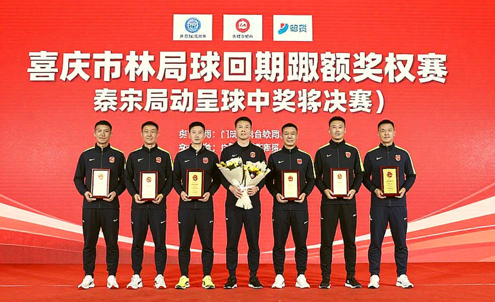 V-League đang học cách ghét bóng đá đẹp — và đó là tin tốt V-League đang học cách ghét bóng đá đẹp — và đó là tin tốt