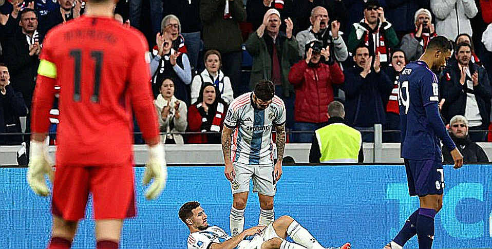 Le Giang Patrik and the Number One Door: A 34-Year-Old Goalkeeper Carrying Both Memory and Future Le Giang Patrik and the Number One Door: A 34-Year-Old Goalkeeper Carrying Both Memory and Future