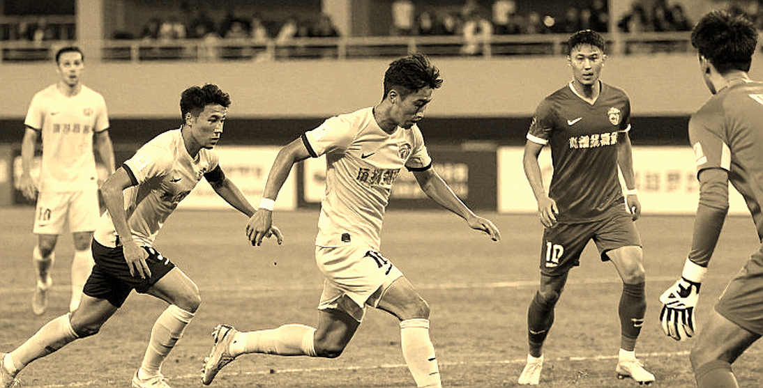 The Captain's Armband Left on the Seat: A Night at Yanmar Nagai and the Wave That Never Returned