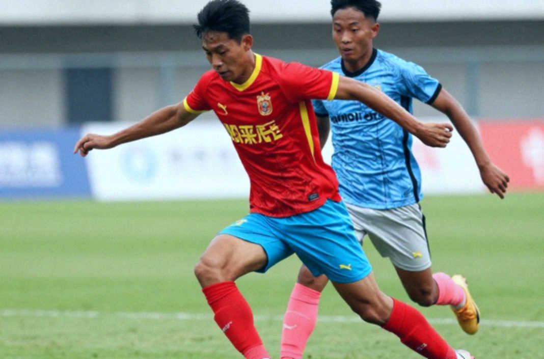 Hoang Duc Training Alone, Quang Hai Out: Who Will Anchor Vietnam's Midfield at the FIFA ASEAN Cup 2026? Hoang Duc Training Alone, Quang Hai Out: Who Will Anchor Vietnam's Midfield at the FIFA ASEAN Cup 2026?
