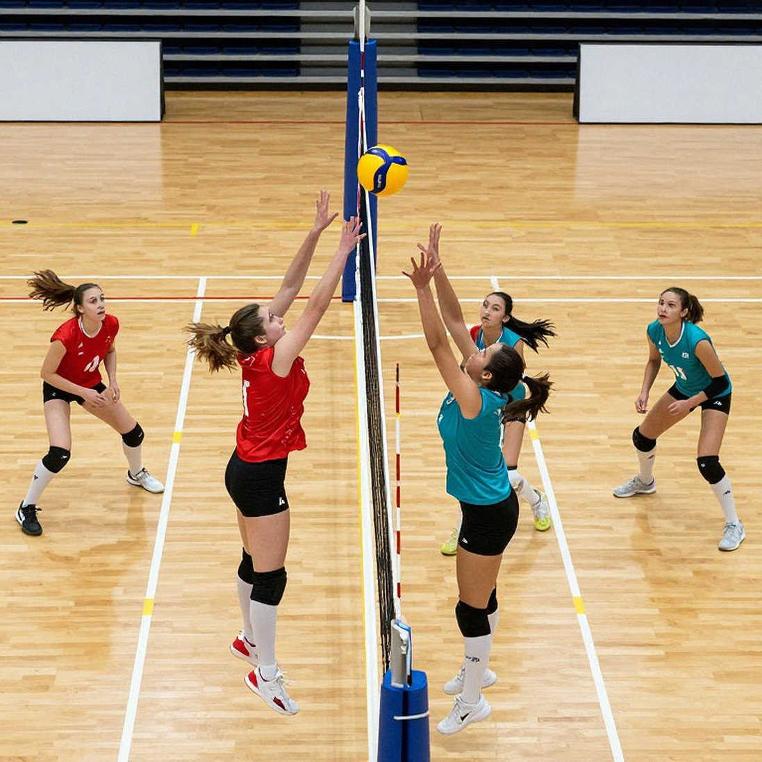 SMU hạ Pitt sau hiệp 38-36: bức tường giữa lưới và cái kết của chuỗi 58 trận sân nhà