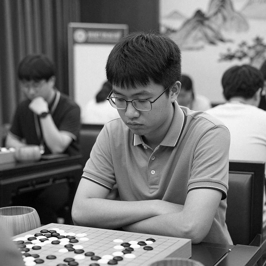 Elon Musk và Chess.com tranh cãi về việc cờ vua có thể bị trí tuệ nhân tạo giải quyết hay không