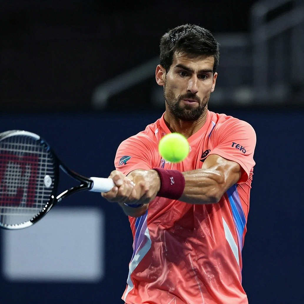 Agassi Calls Federer 'Mount Everest' – And Alcaraz Is Learning to Climb With a Sore Wrist Agassi Calls Federer 'Mount Everest' – And Alcaraz Is Learning to Climb With a Sore Wrist
