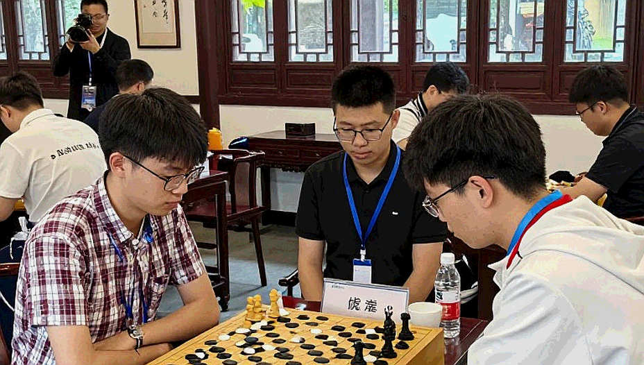 15 tuổi, Elo 2716: Erdogmus và tham vọng đưa Thổ Nhĩ Kỳ sánh ngang Ấn Độ