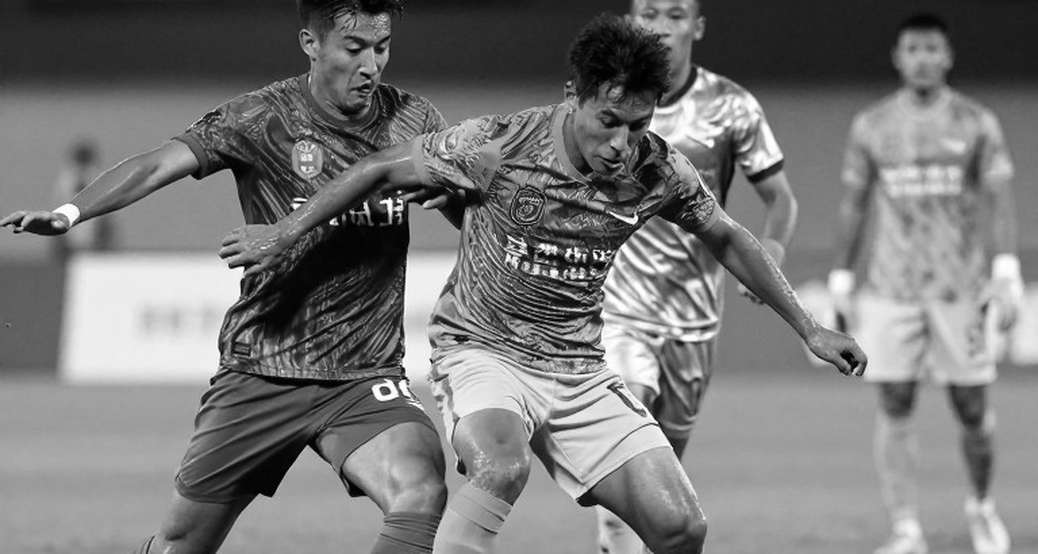 Flick, Hamza và cuộc chơi 'hai hoặc ba lựa chọn': Khi Barcelona không còn mua ngôi sao, họ tự tạo ra chúng Flick, Hamza và cuộc chơi 'hai hoặc ba lựa chọn': Khi Barcelona không còn mua ngôi sao, họ tự tạo ra chúng