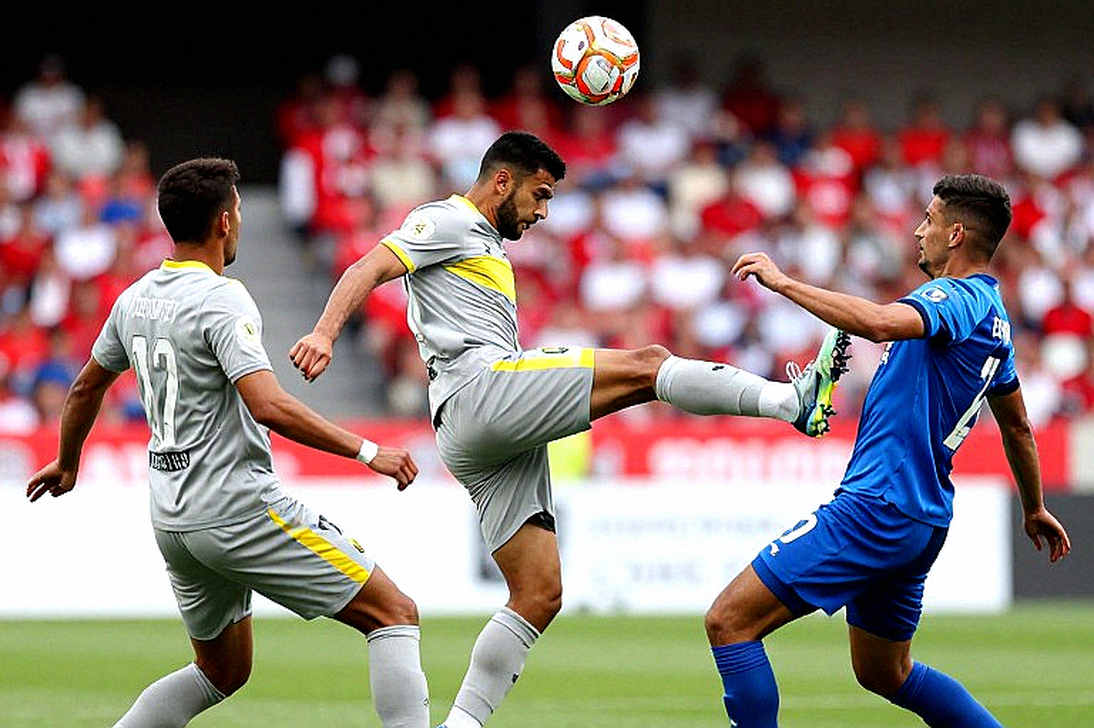 Saitama, 12 chiếc AED và một khoảng trống chưa ai đo: Urawa Reds tập sơ cứu trước trận gặp Fagiano Okayama